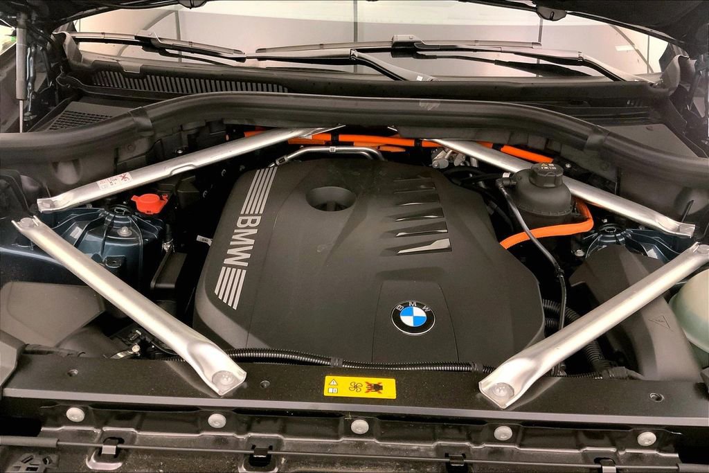New 2026 BMW X5 xDrive50e w/ Climate Comfort Package image 8