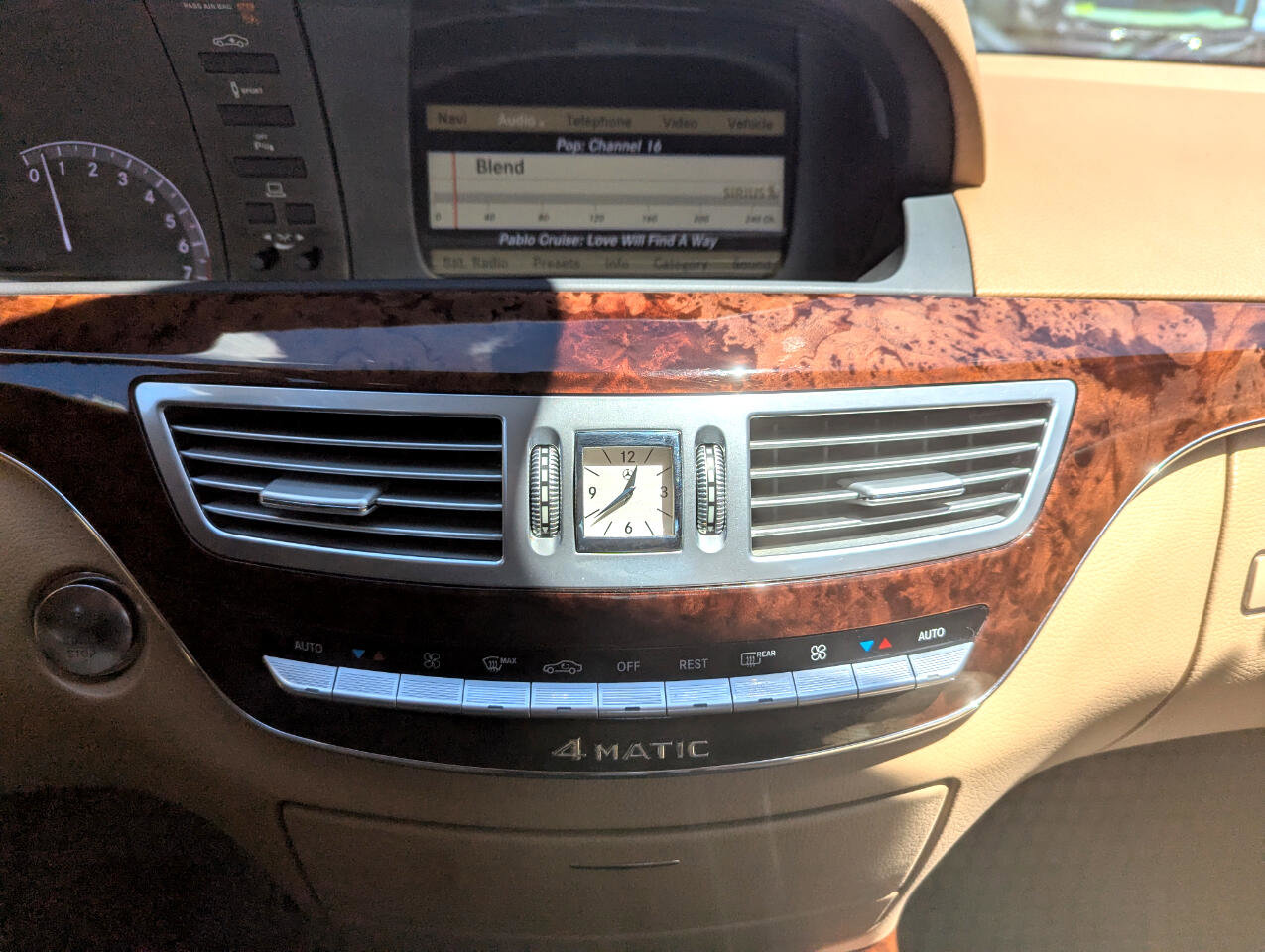 Used 2010 Mercedes-Benz S 550 4MATIC image 24