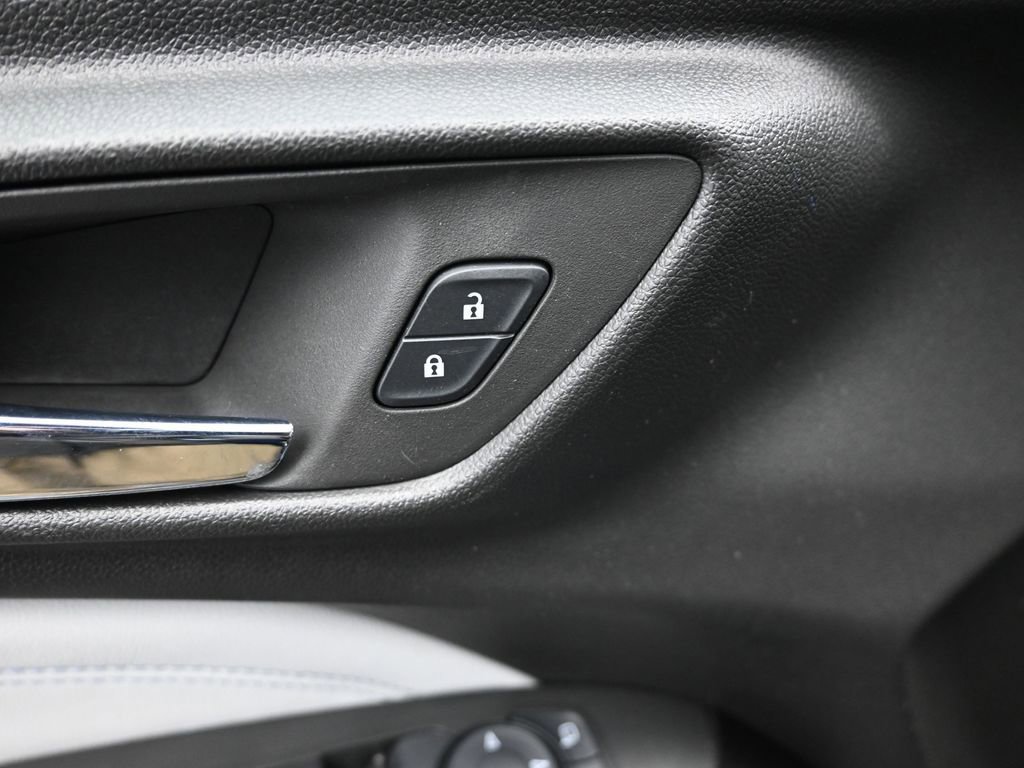 Used 2024 Chevrolet Trax LT w/ LT Convenience Package image 18