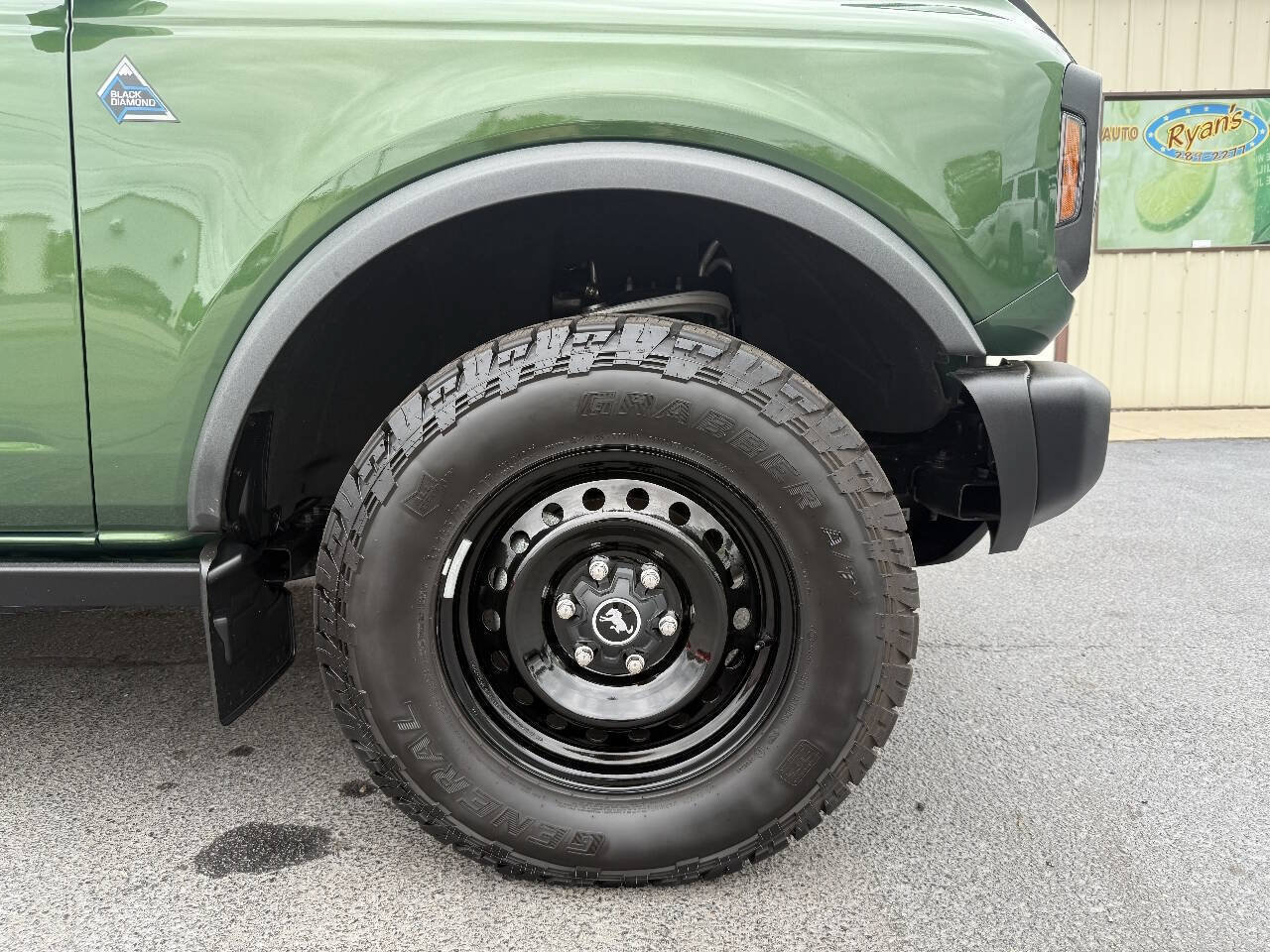 Used 2023 Ford Bronco Black Diamond AWD/4WD image 18
