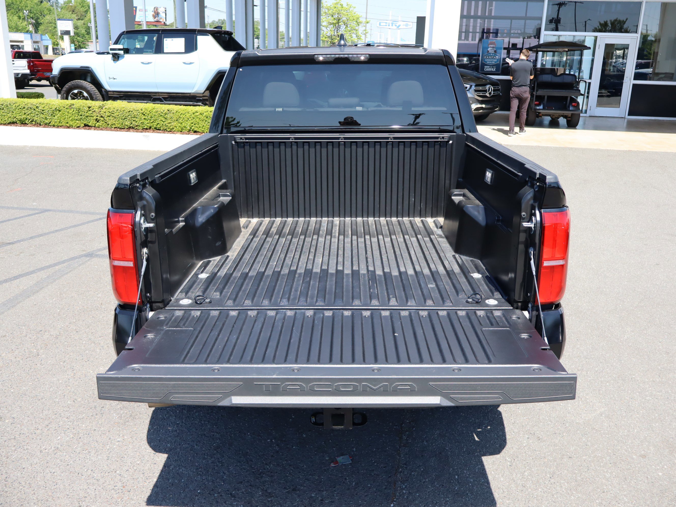 Used 2025 Toyota Tacoma SR5 RWD image 13
