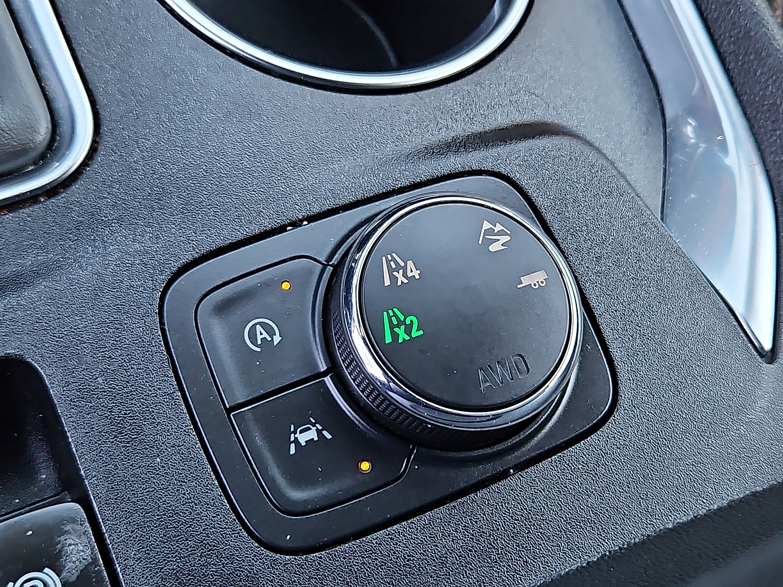 Used 2023 Chevrolet Traverse High Country AWD/4WD image 16