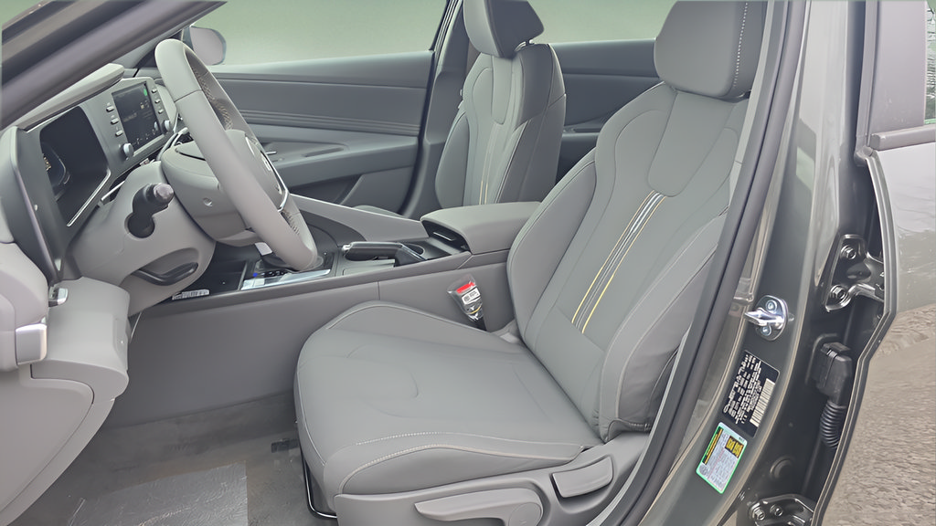 Certified 2026 Hyundai Elantra Sport FWD image 20