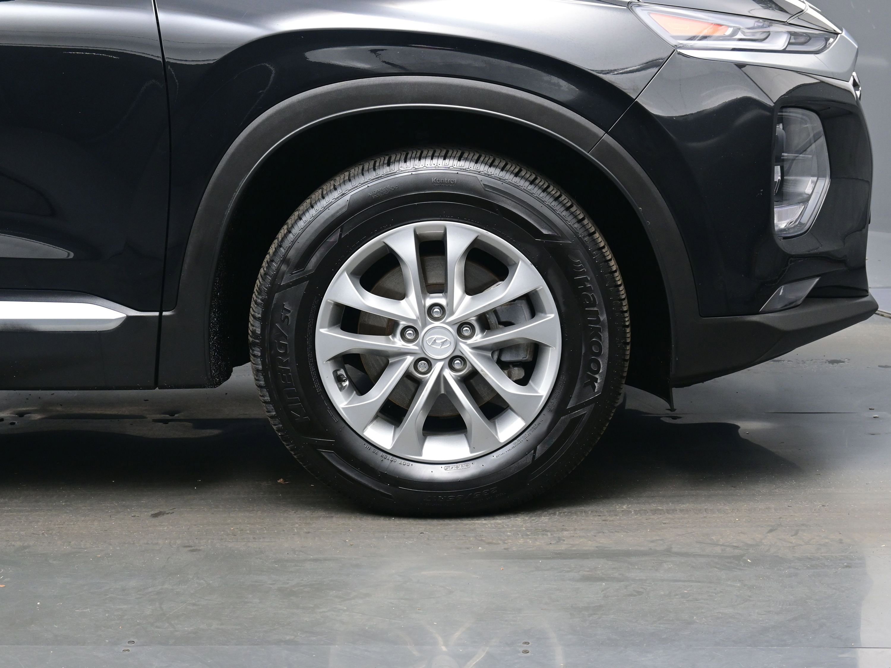 Used 2020 Hyundai Santa Fe SEL FWD image 9