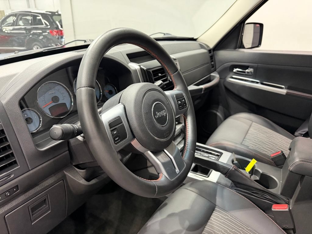 Used 2012 Jeep Liberty Arctic AWD/4WD image 19