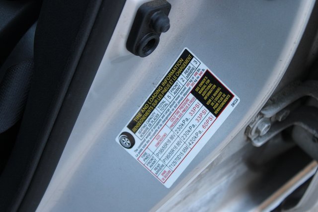 Used 2015 Nissan Versa SL image 26