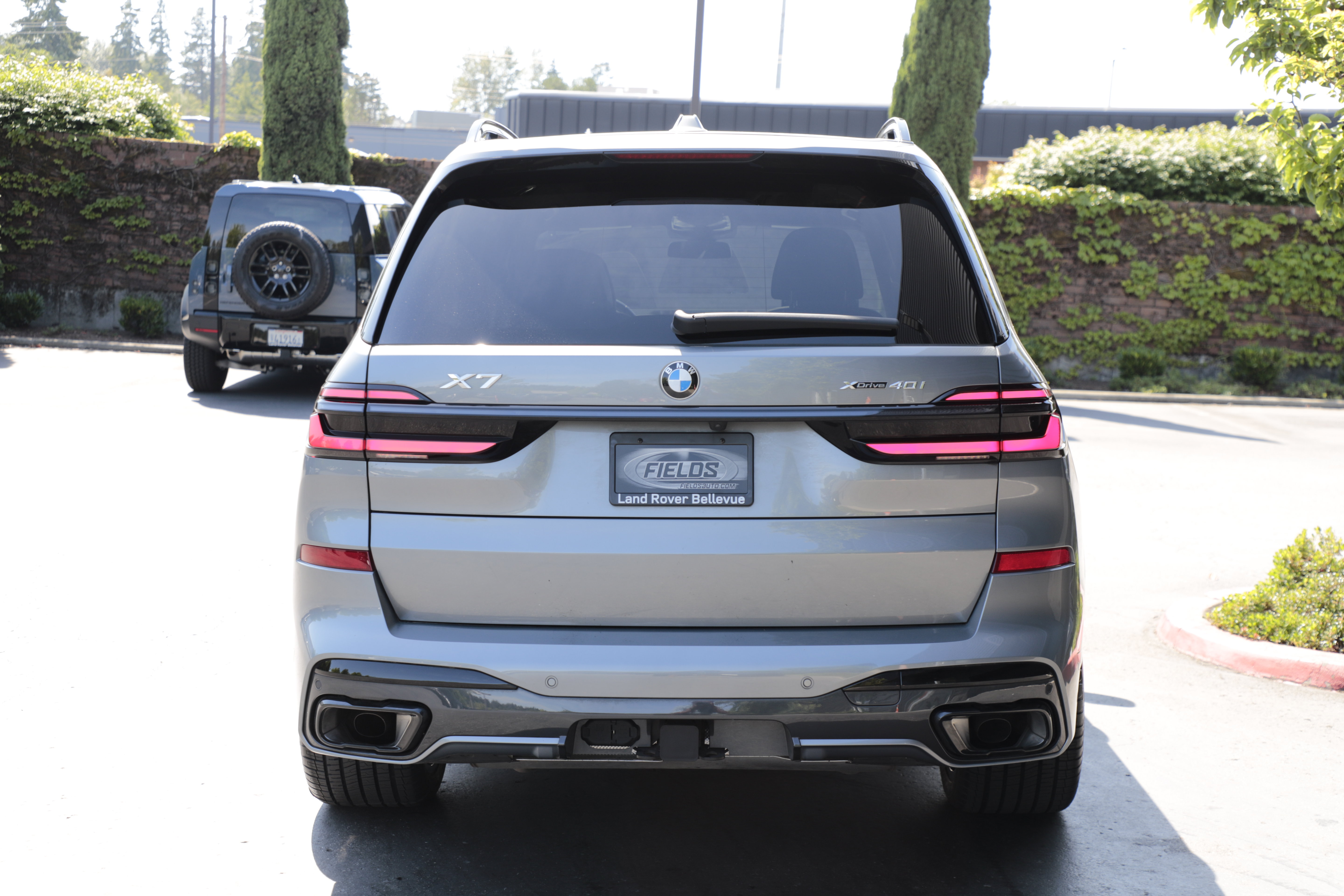 Used 2024 BMW X7 xDrive40i w/ M Sport Package AWD/4WD image 5