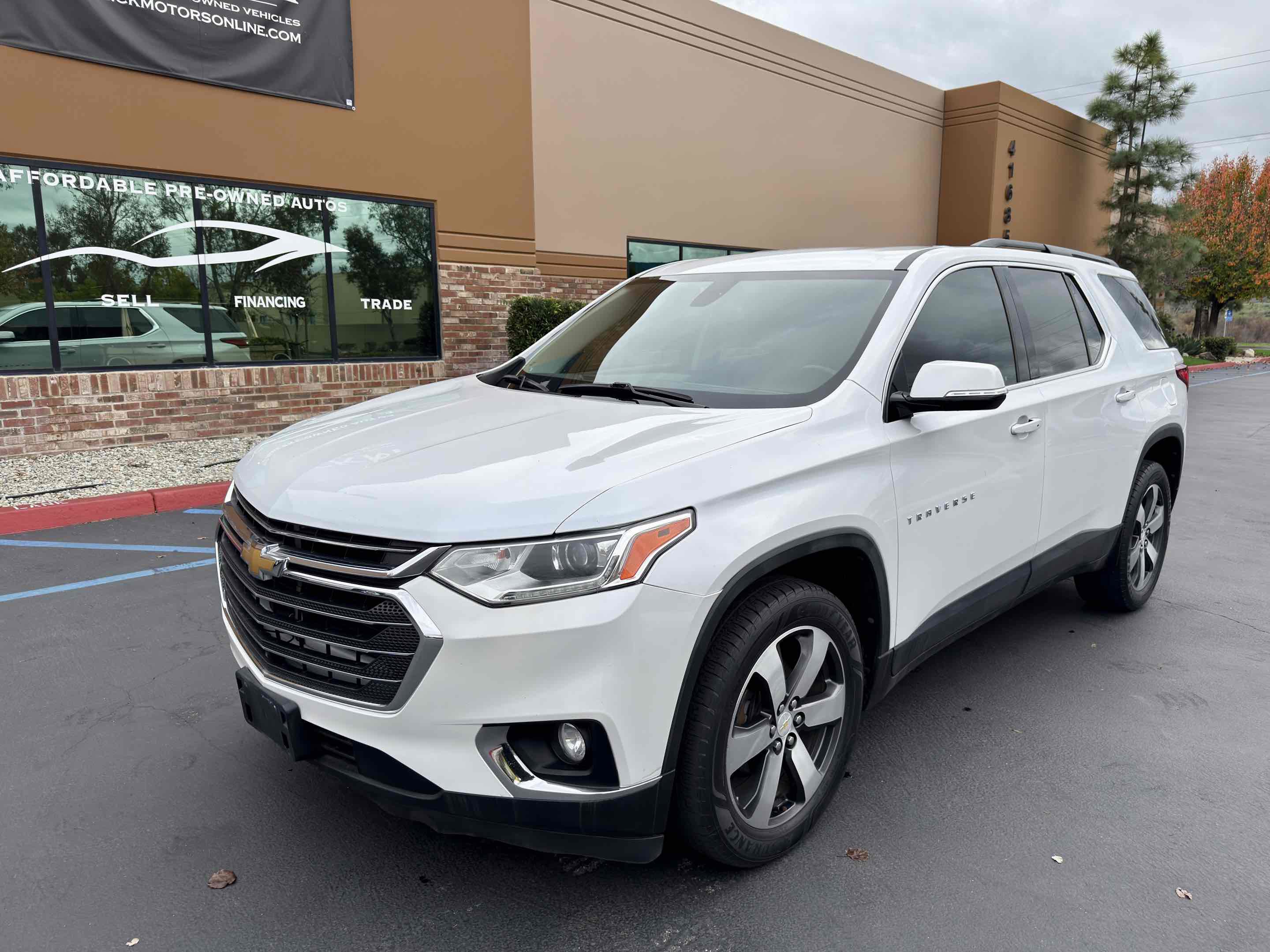 Used 2019 Chevrolet Traverse LT w/ LT Premium Package image 4
