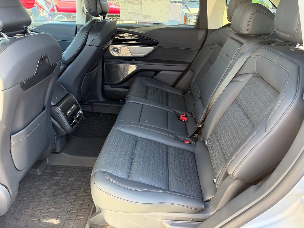 New 2026 Lincoln Nautilus Reserve AWD/4WD image 10