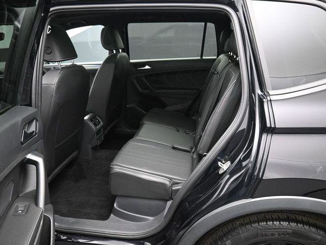Used 2022 Volkswagen Tiguan SE R-Line image 30