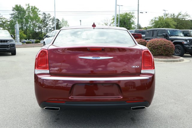 Used 2019 Chrysler 300 Touring w/ Chrome Appearance Package image 7