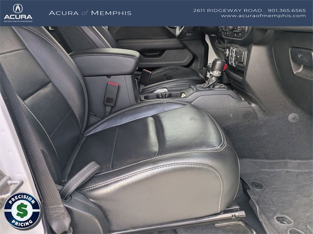 Used 2022 Jeep Wrangler Unlimited Sahara w/ Cold Weather Group image 28