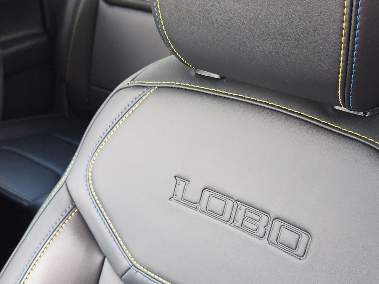Used 2025 Ford Maverick Lobo AWD/4WD image 14
