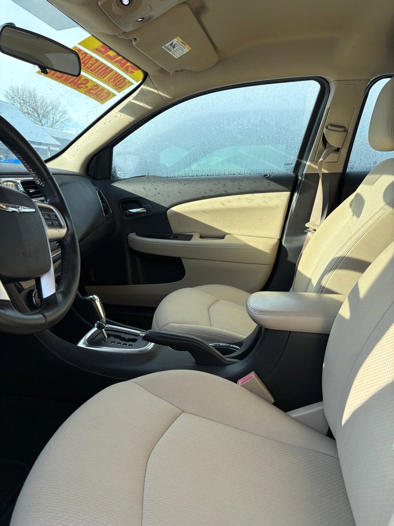 Used 2013 Chrysler 200 Touring image 19