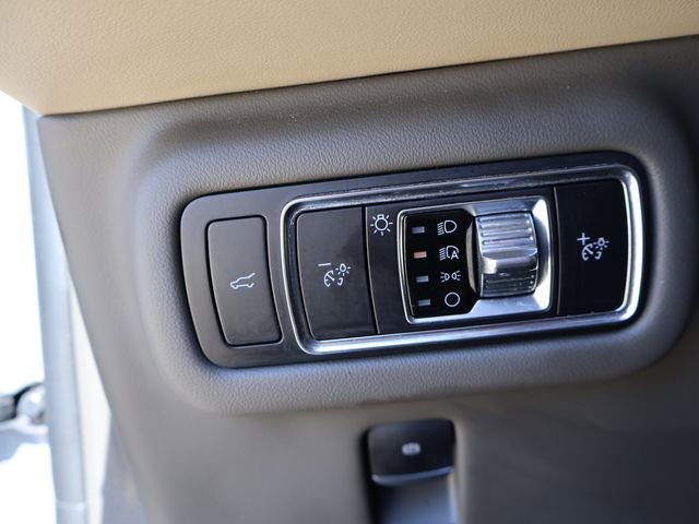 Used 2024 Lincoln Nautilus Reserve w/ Equipment Group 202A image 23