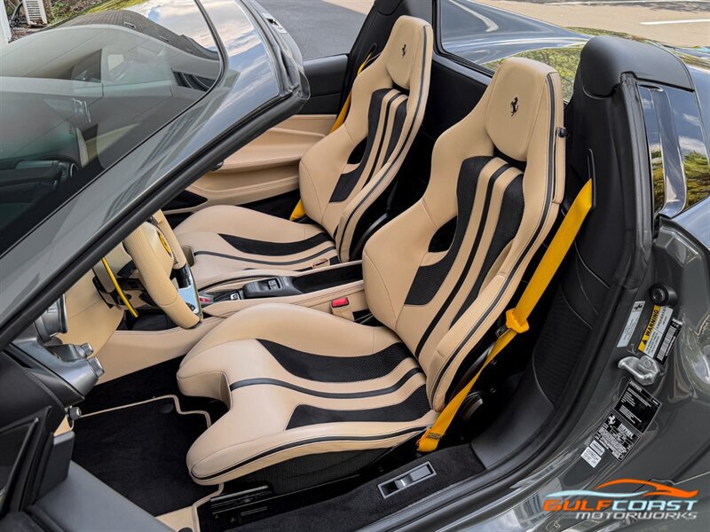 Used 2022 Ferrari F8 Tributo RWD image 22