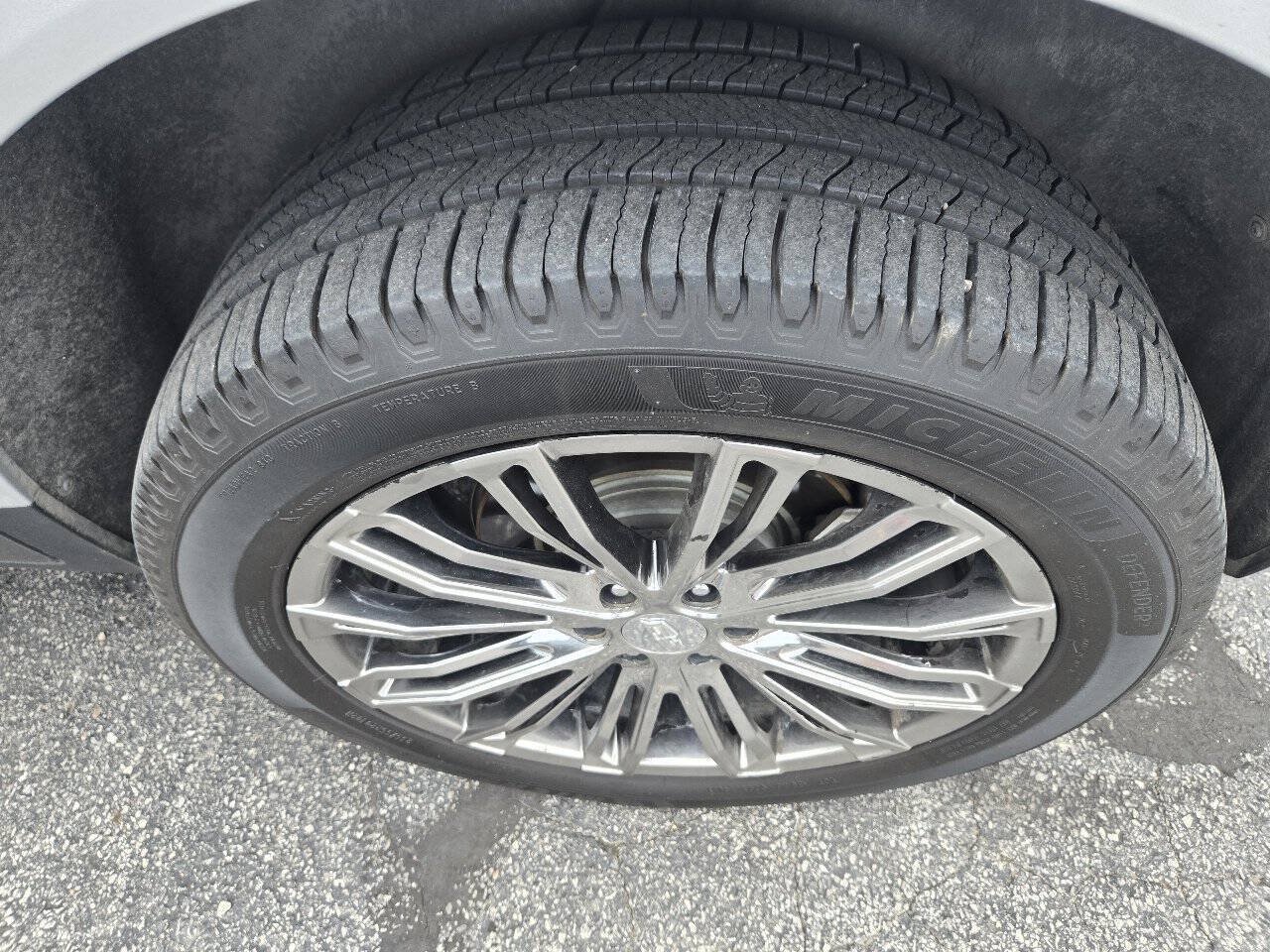 Used 2018 Cadillac XT5 Luxury AWD/4WD image 12