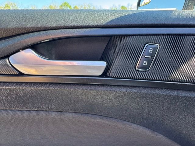 Used 2018 Ford Fusion SE w/ Equipment Group 201A FWD image 22