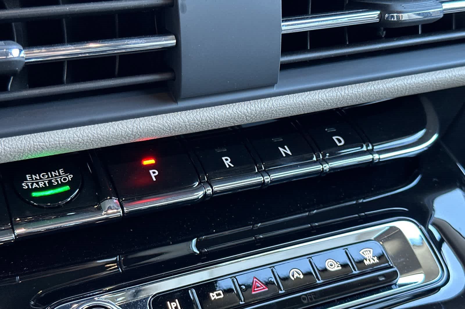 Used 2025 Lincoln Corsair Premiere w/ Equipment Group 101A image 23