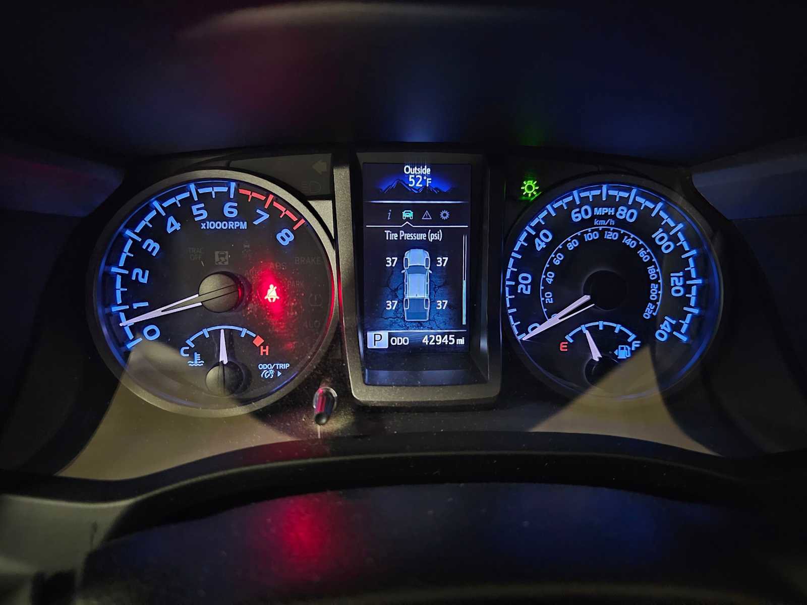 Used 2021 Toyota Tacoma TRD Sport w/ Technology Package image 12