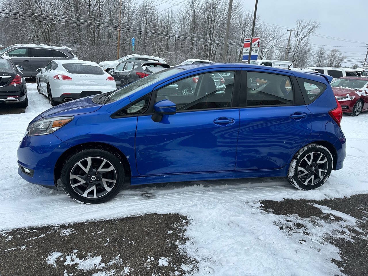 Used 2017 Nissan Versa Note SR FWD image 3