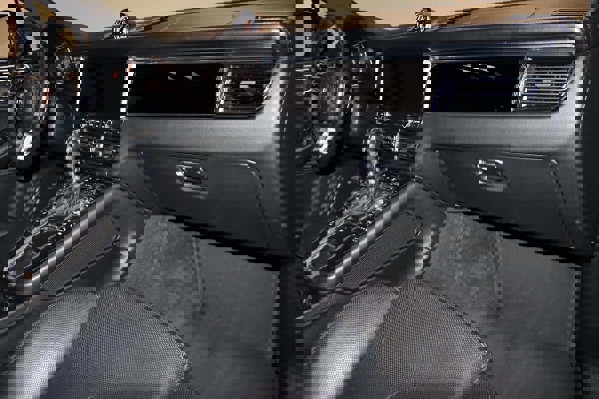 Used 2020 Porsche Macan image 70