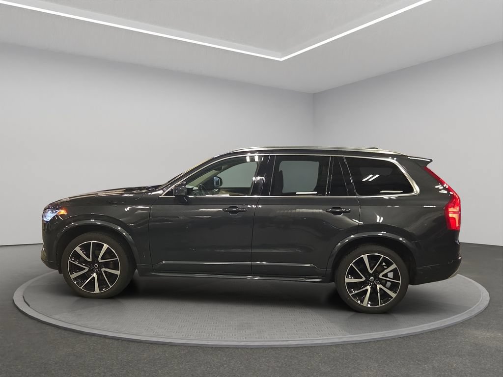 Used 2022 Volvo XC90 T6 Momentum AWD/4WD image 2