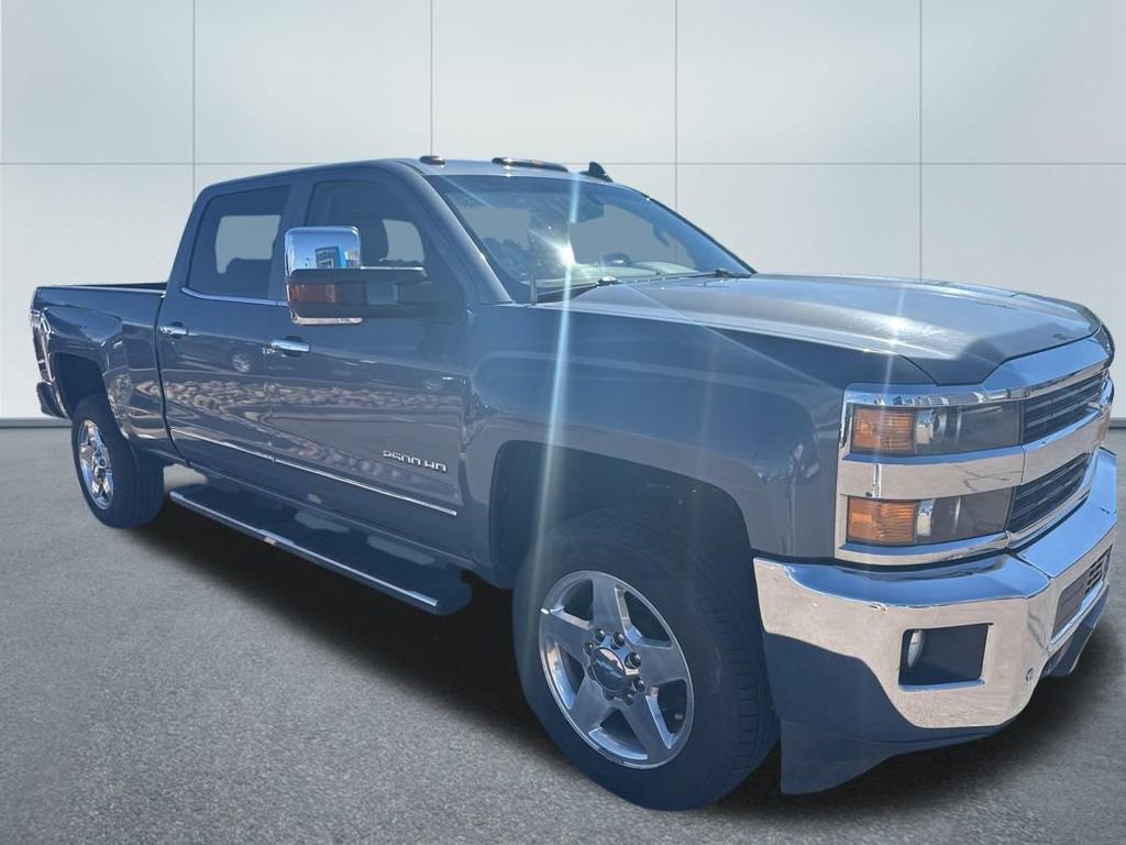 Used 2015 Chevrolet Silverado 2500 LTZ w/ LTZ Plus Package image 4