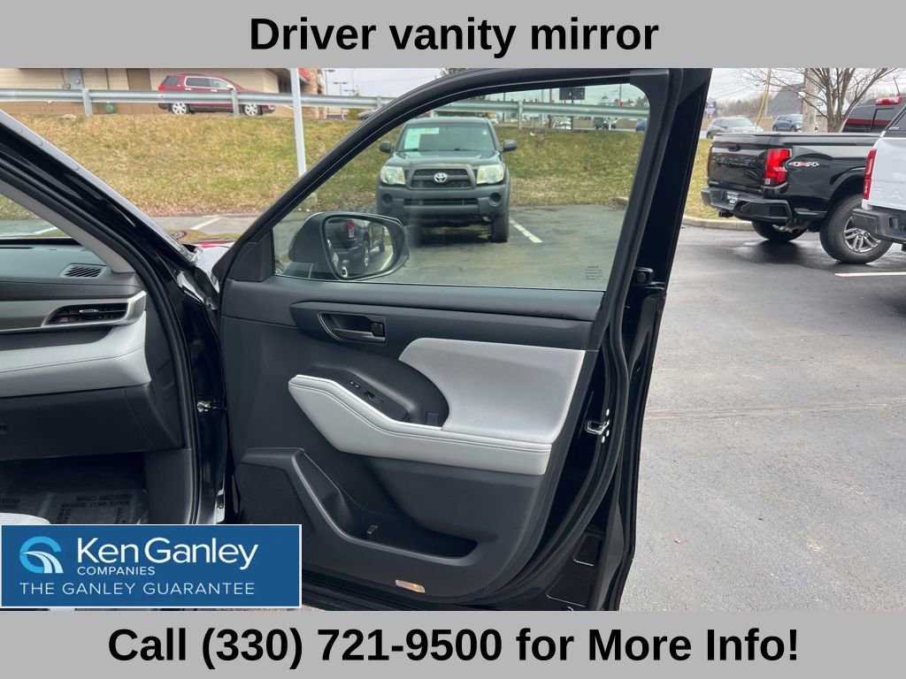 Used 2023 Toyota Highlander L image 57