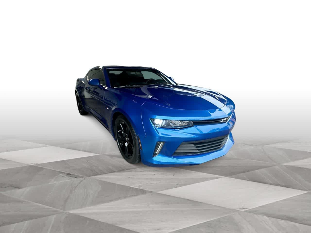Used 2018 Chevrolet Camaro LT RWD image 2