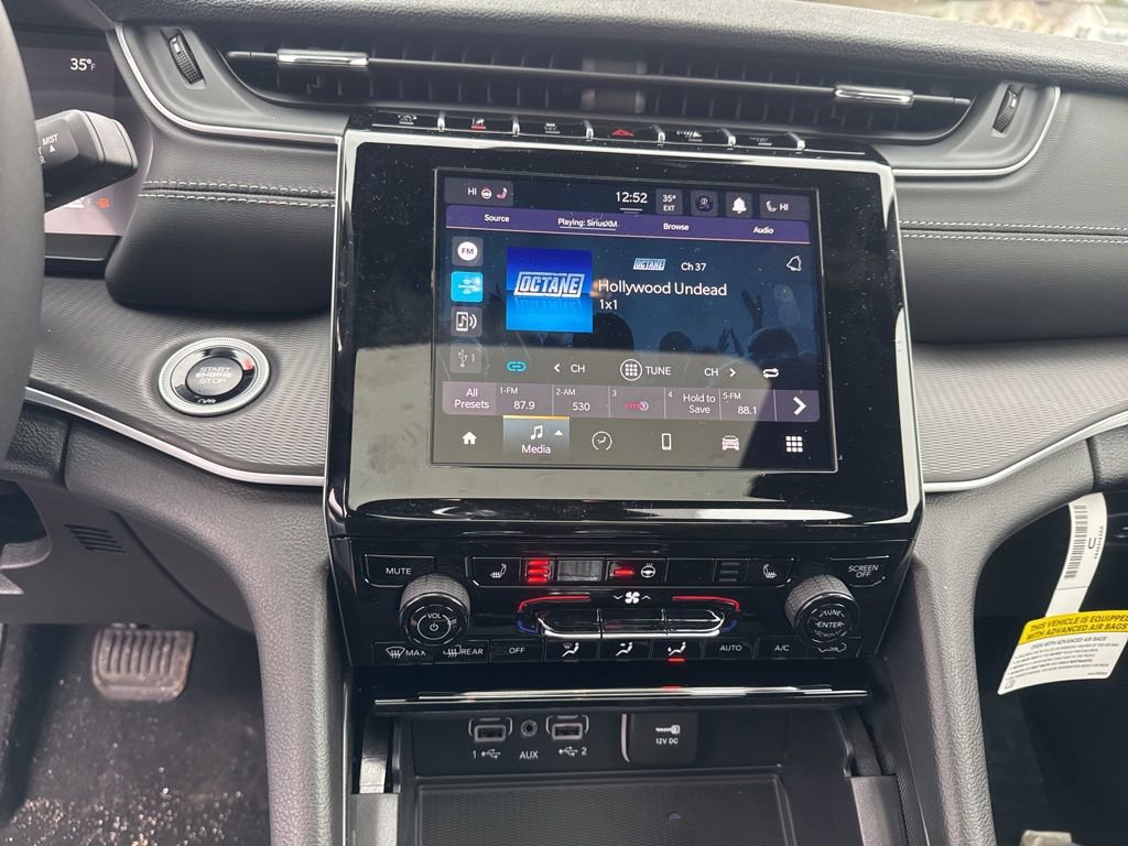 New 2026 Jeep Grand Cherokee Laredo image 12