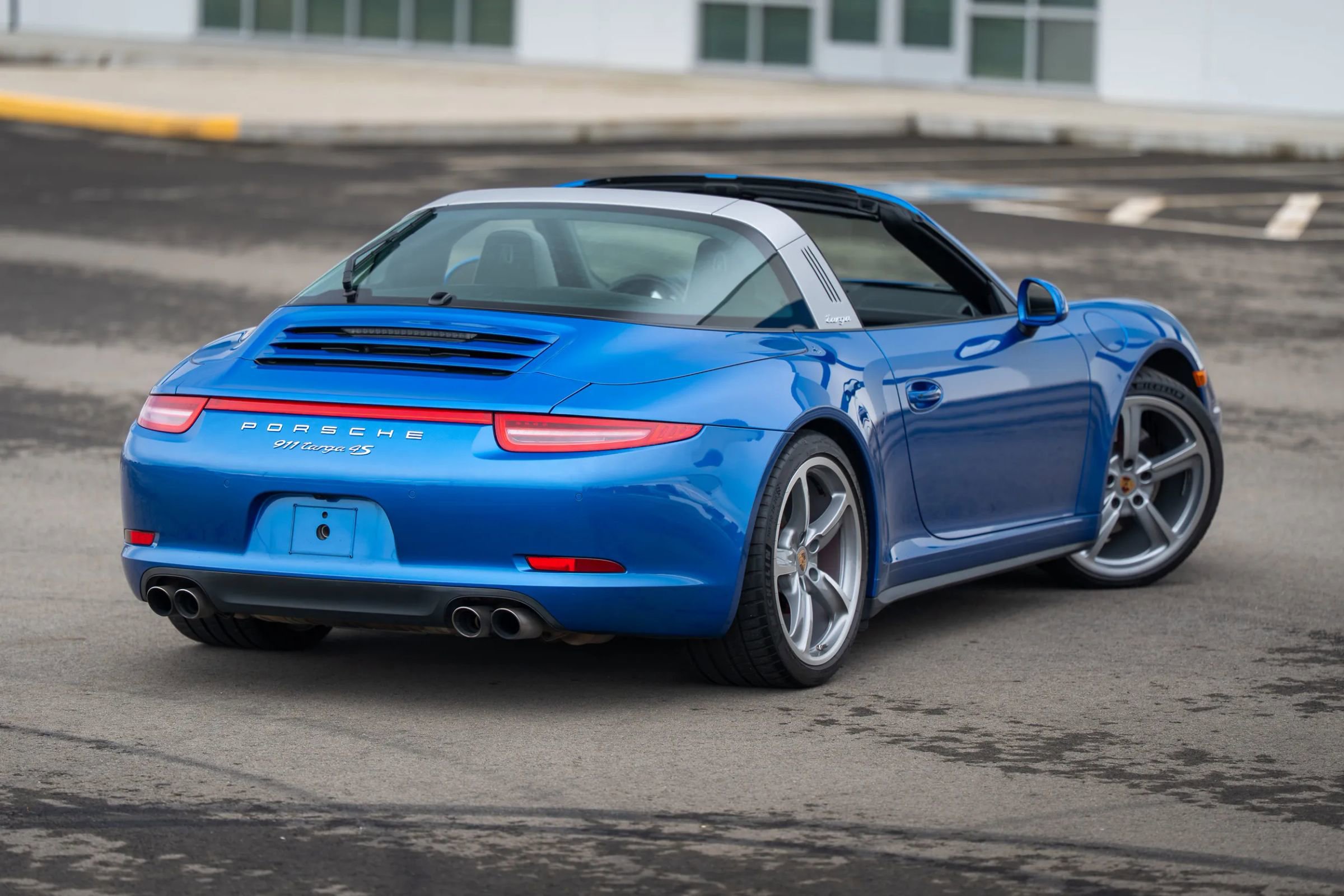 Used 2015 Porsche 911 Targa 4S image 11