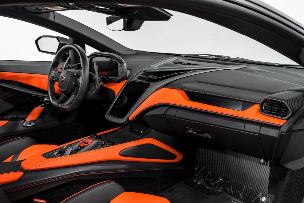 Used 2024 Lamborghini Revuelto AWD/4WD image 32