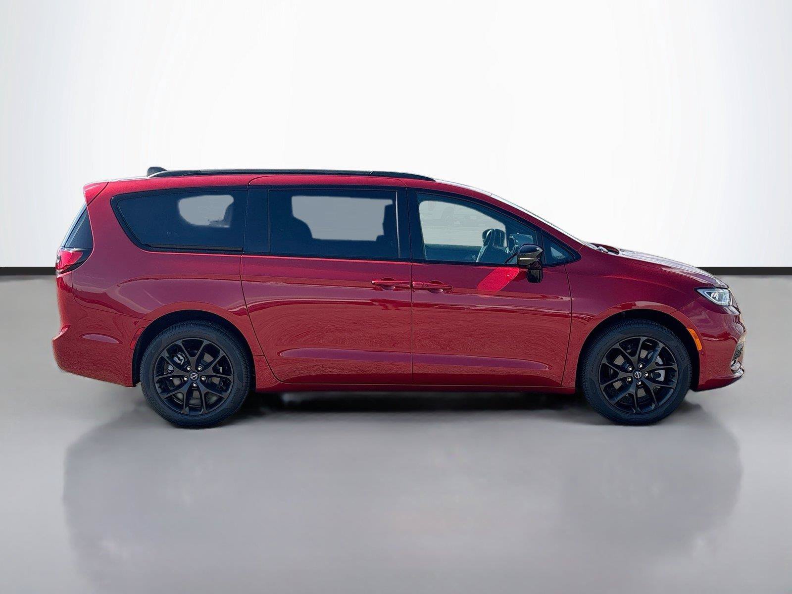 New 2026 Chrysler Pacifica Select w/ S Appearance Package AWD/4WD image 17