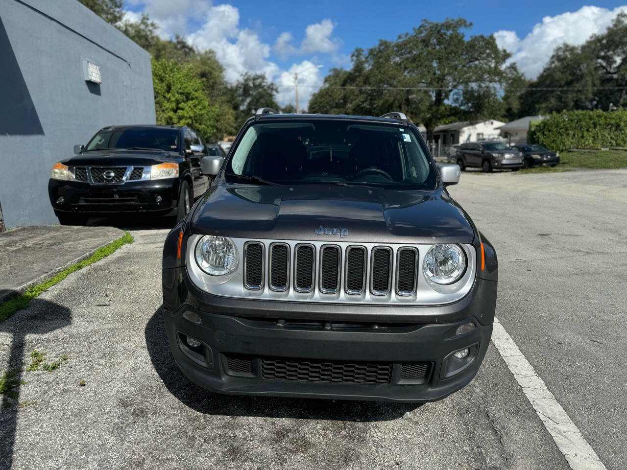 Used 2017 Jeep Renegade Limited FWD image 2