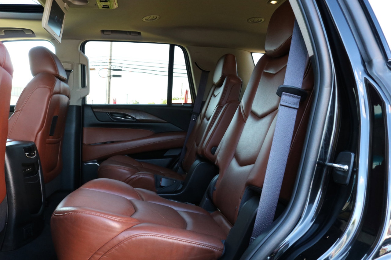 Used 2017 Cadillac Escalade Premium Luxury image 40