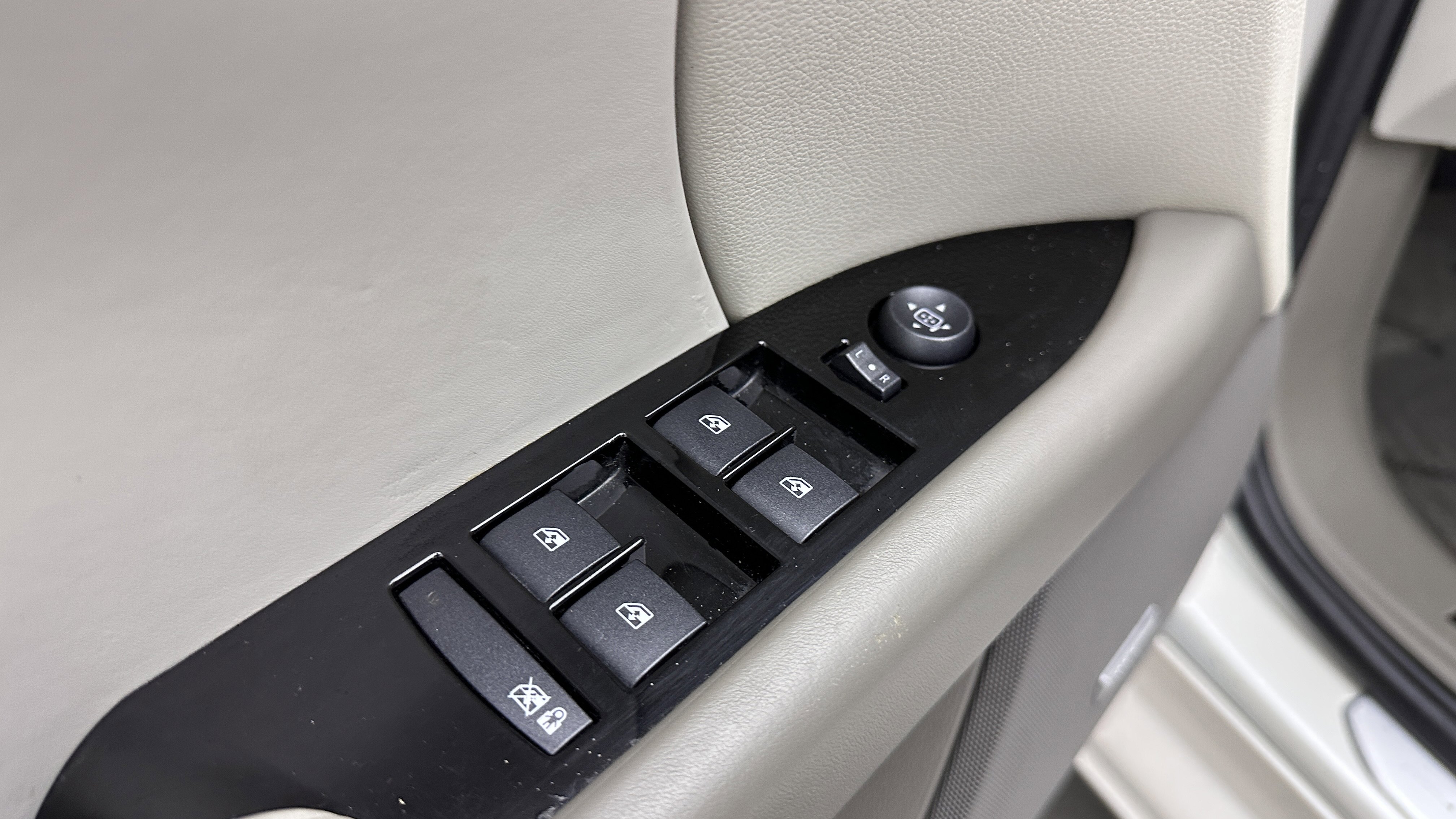 Used 2013 Cadillac XTS Platinum AWD/4WD image 12