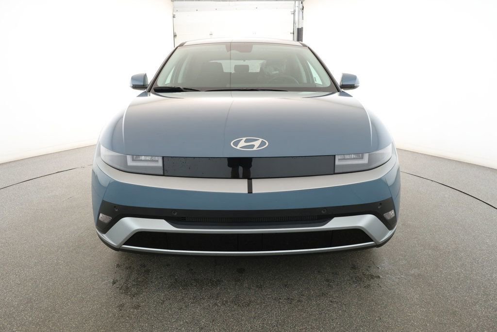 Used 2025 Hyundai Ioniq 5 SE image 2