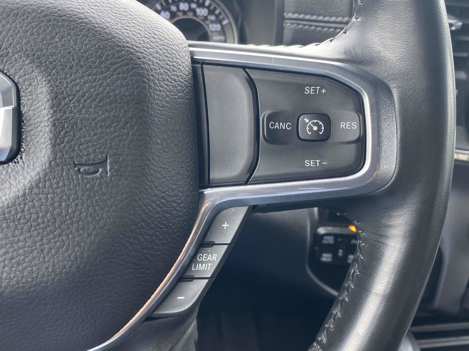Used 2022 RAM 1500 Laramie AWD/4WD image 33
