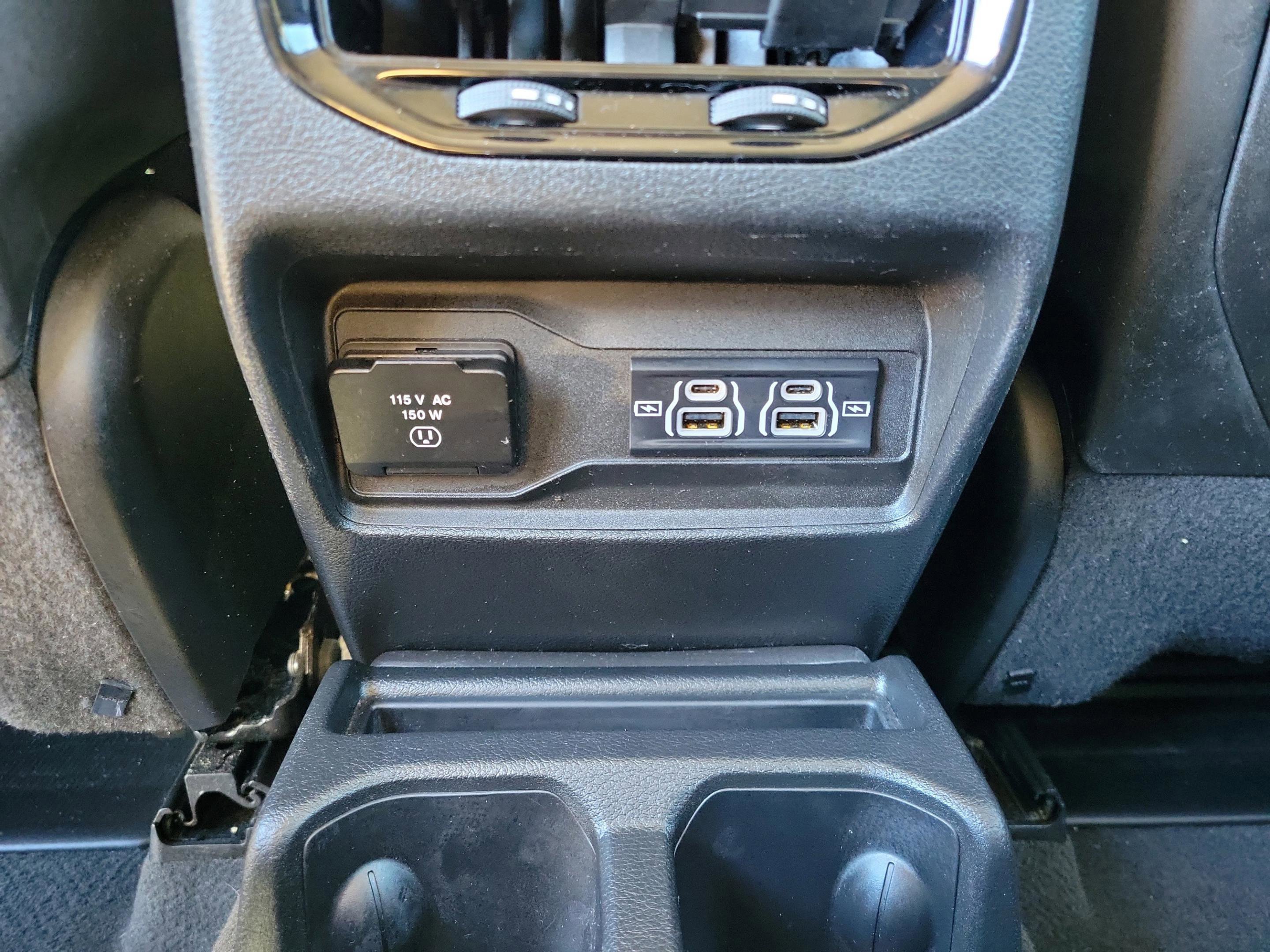 Used 2023 Jeep Grand Cherokee L Limited w/ Black Appearance Package image 15