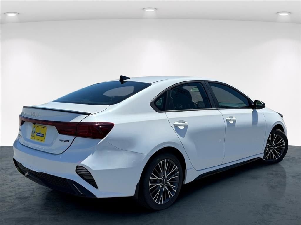 Used 2023 Kia Forte GT-Line FWD image 9