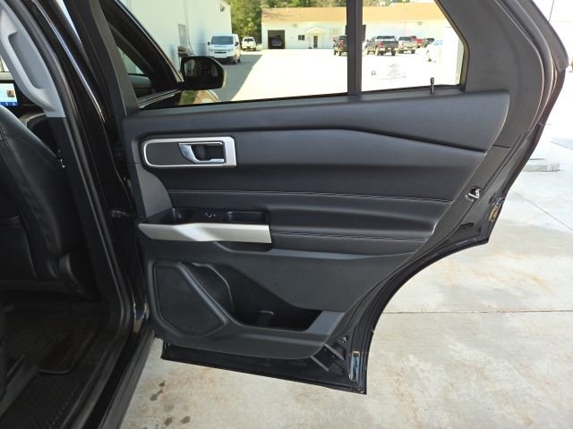Used 2022 Ford Explorer XLT AWD/4WD image 52