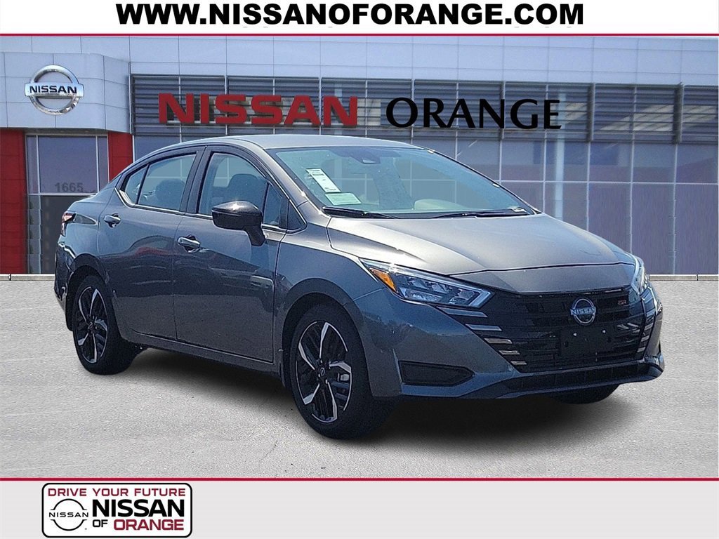 New 2025 Nissan Versa SR w/ Trunk Package