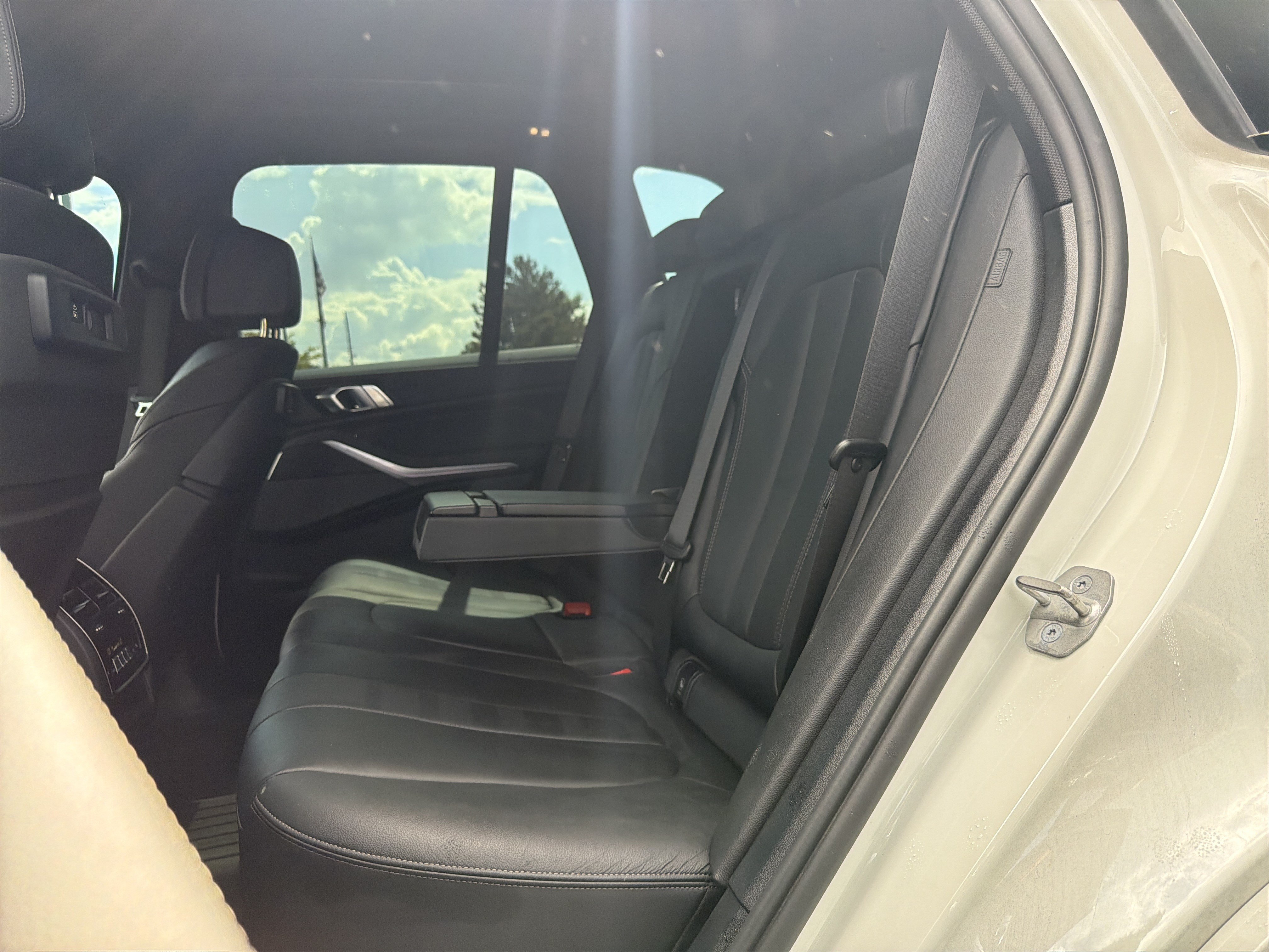 Used 2022 BMW X5 M50i AWD/4WD image 8