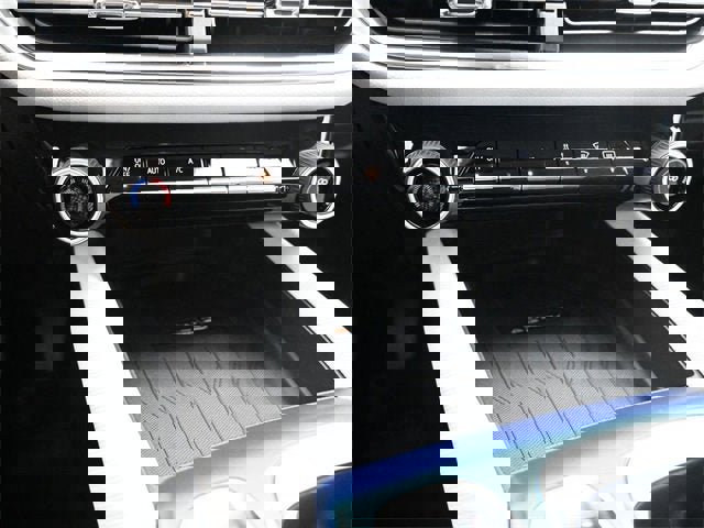 New 2026 Chevrolet Equinox EV LT image 34