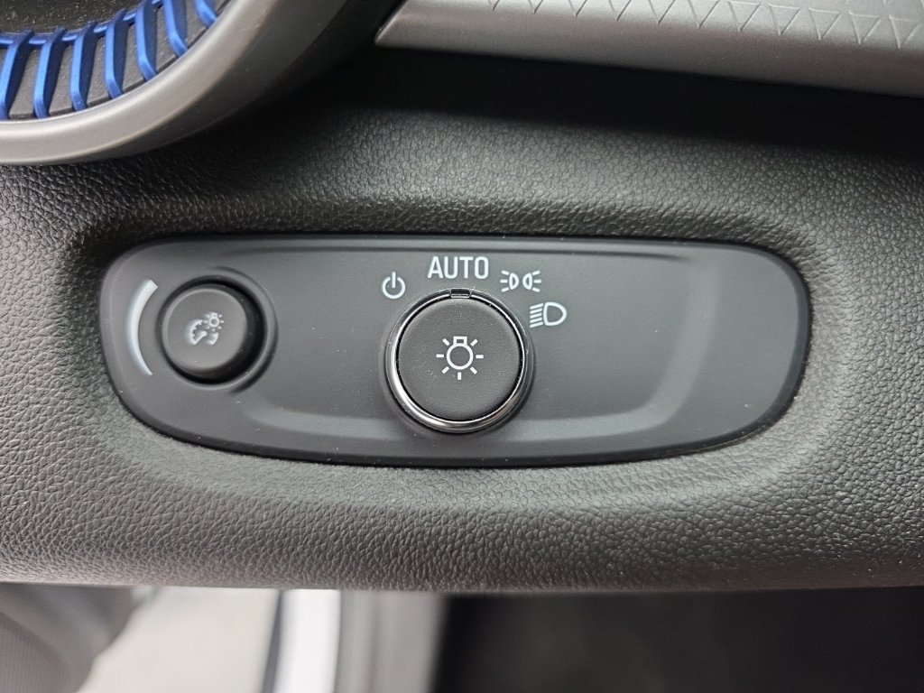 Used 2024 Chevrolet Trax LS FWD image 23