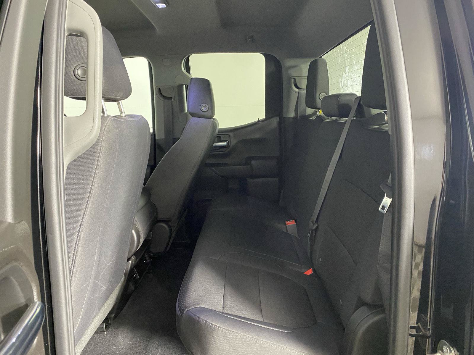 Used 2019 Chevrolet Silverado 1500 Custom w/ Custom Value Package AWD/4WD image 18
