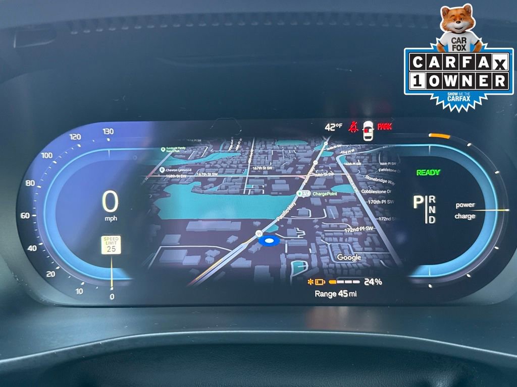 Used 2023 Volvo XC40 Recharge Plus image 17