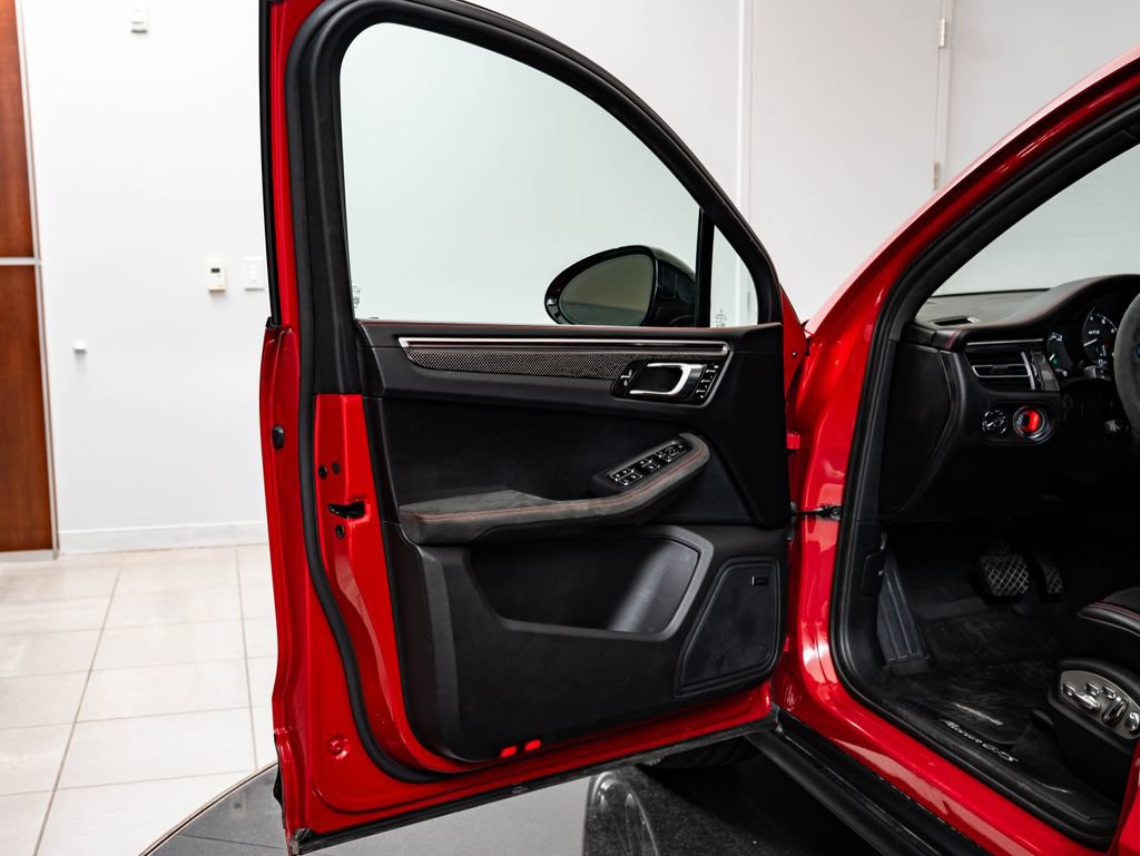 Certified 2024 Porsche Macan GTS AWD/4WD image 27