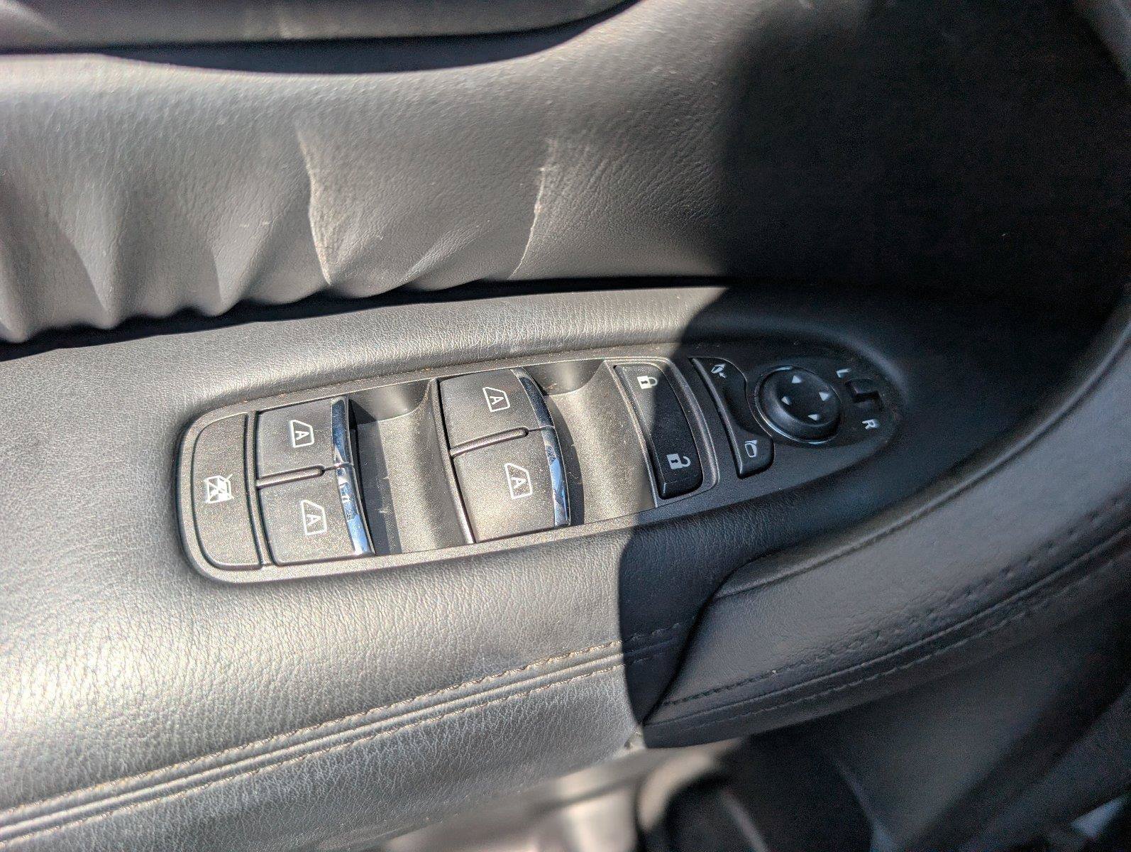 Used 2023 Nissan Armada SL w/ Captain's Chairs Package RWD image 35